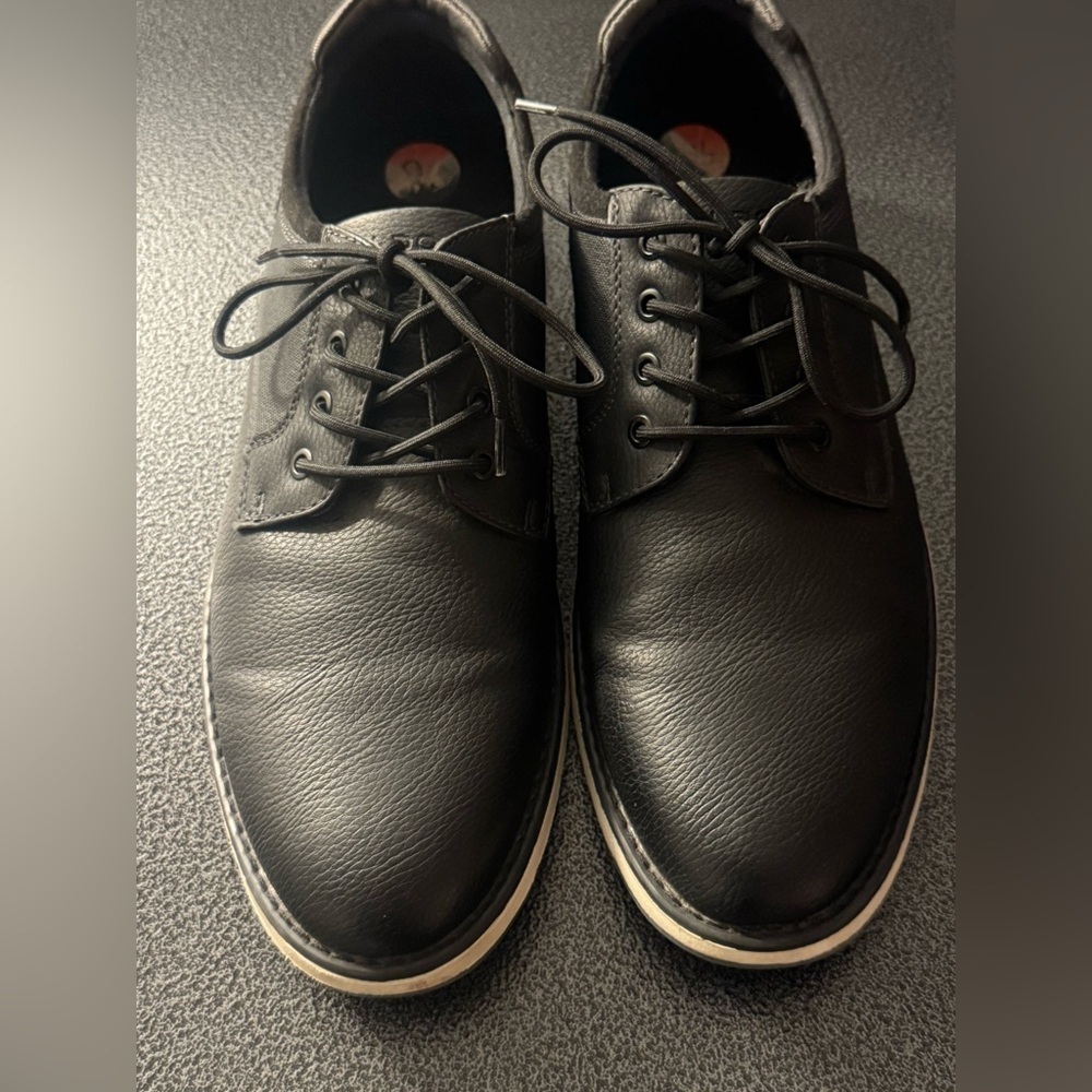 Aldo Black  Shoe Men's 9.5 in good conditions